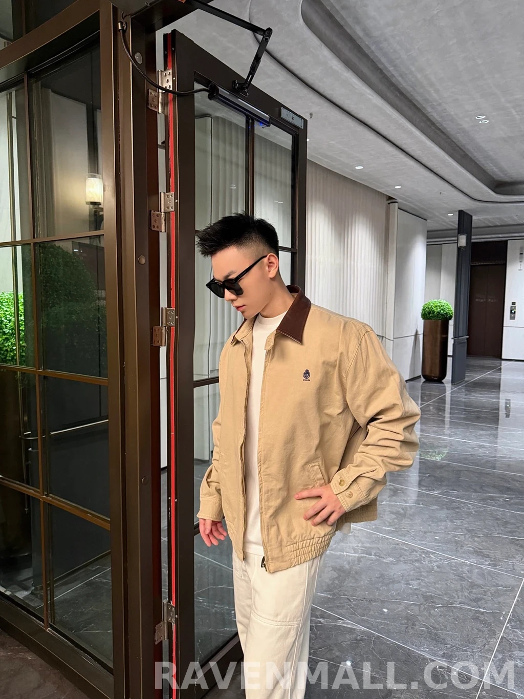 프라다 프라다 레더카라 해링턴 상세 이미지