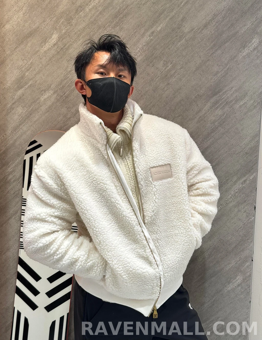 루이비통 루이비통 셰르파 집업 상세 이미지