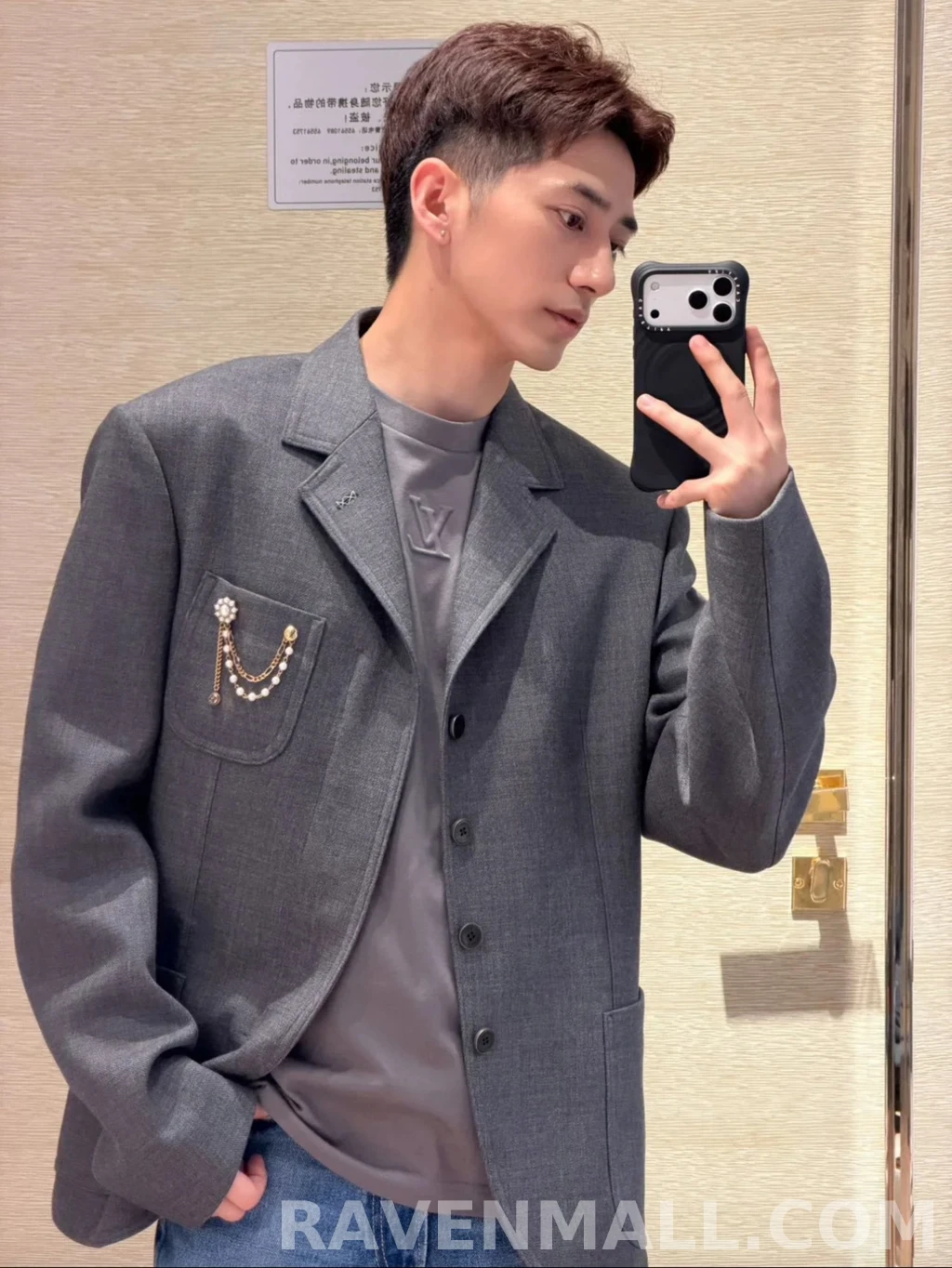 루이비통 루이비통 체인 브로치 재킷 상세 이미지