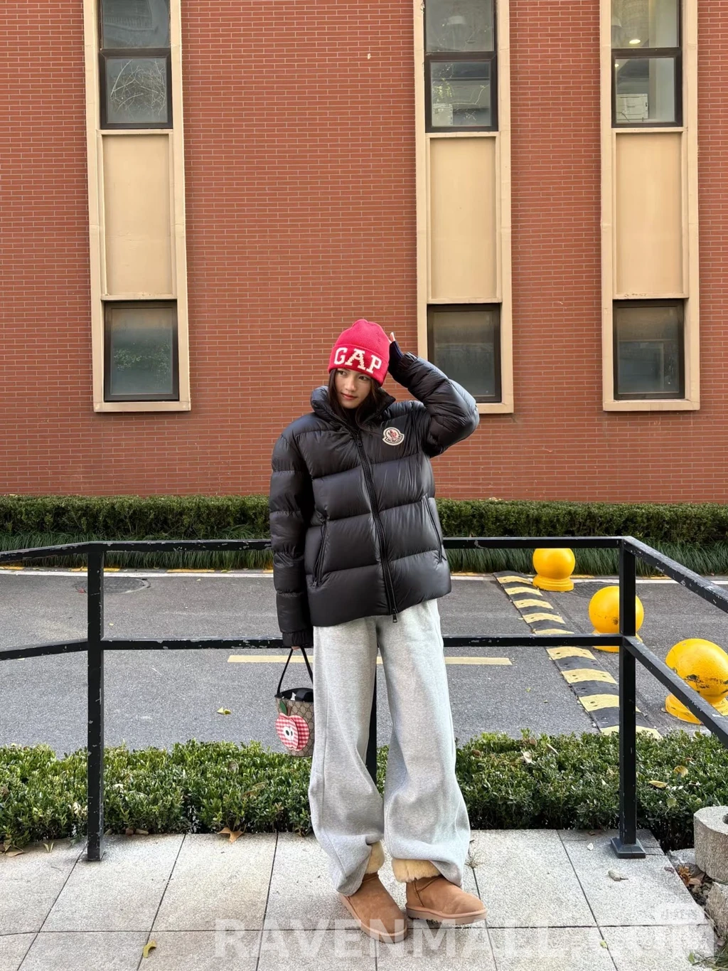 몽클레어 몽클레어 스탠드넥 패딩 상세 이미지