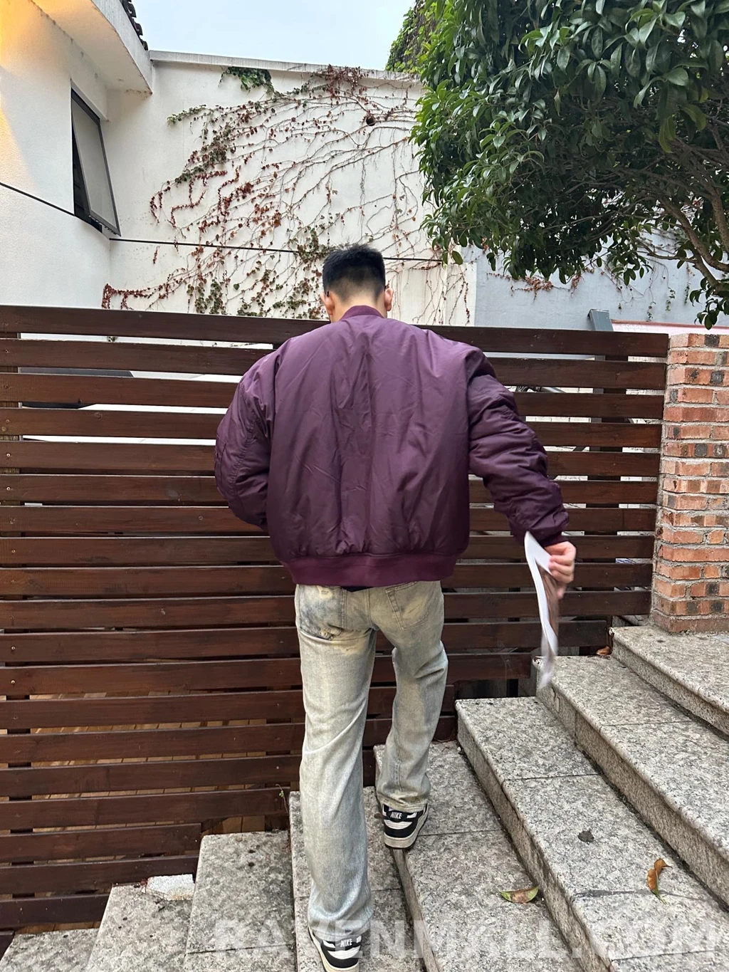 발렌시아가 발렌시아가 라이언 봄버 상세 이미지