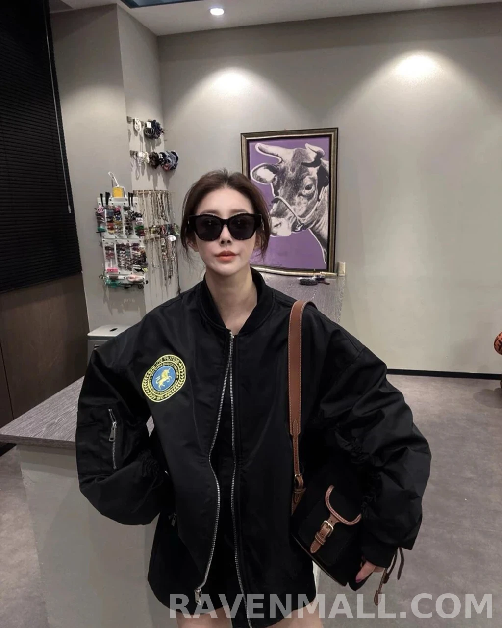 발렌시아가 발렌시아가 라이언 봄버 상세 이미지