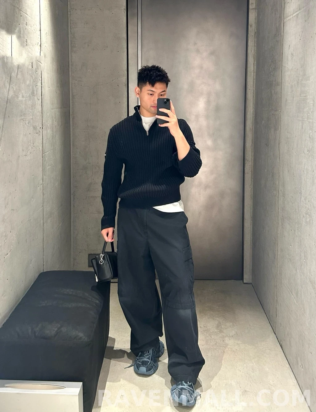 발렌시아가 발렌시아가 립 하프집 니트 상세 이미지