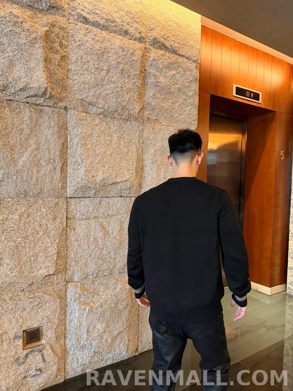  버버리 커프스트라이프 니트 상세 이미지