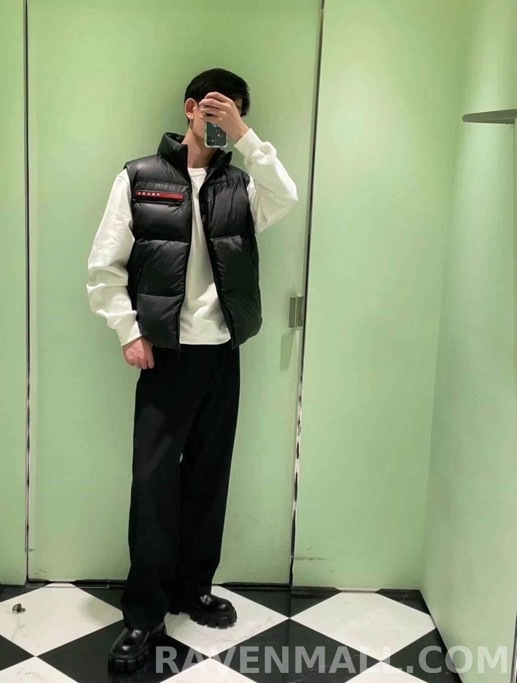 프라다 프라다 레드탭 패딩조끼 상세 이미지
