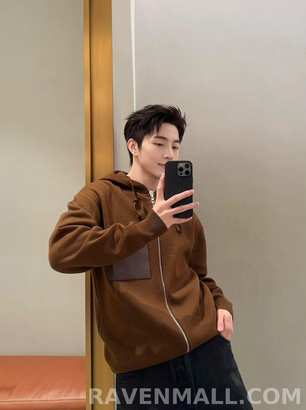 로에베 로에베 레더포켓 집업니트 상세 이미지