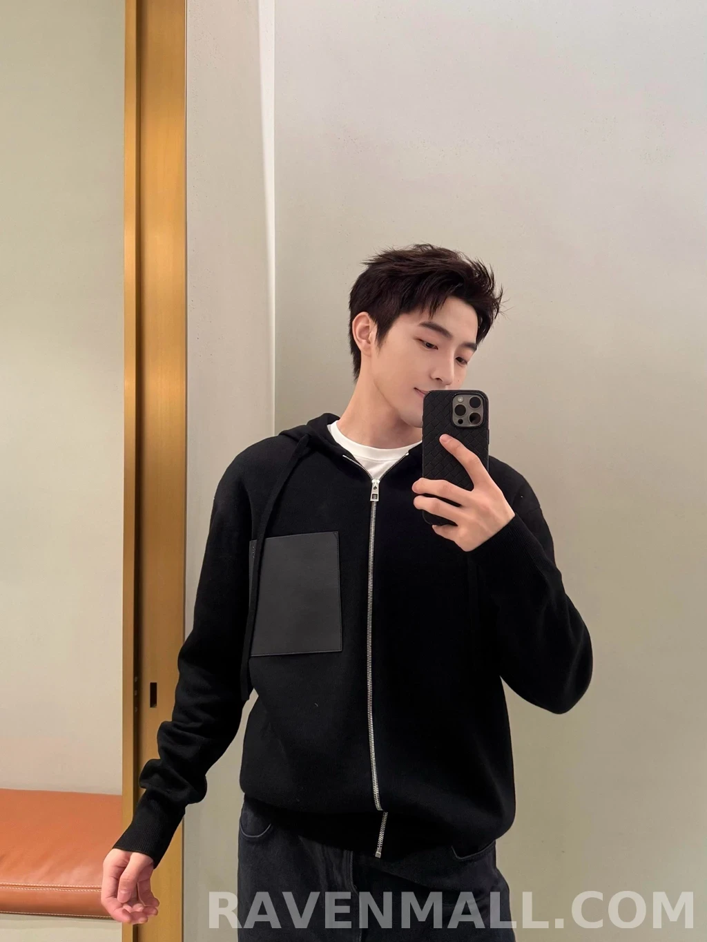 로에베 로에베 레더포켓 집업니트 상세 이미지