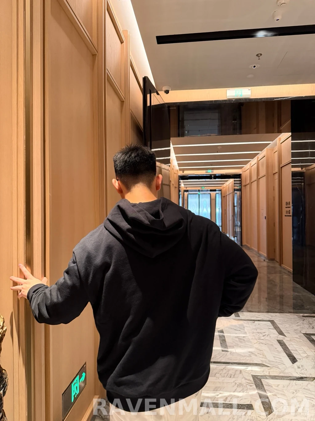 루이비통 루이비통 압화로고 후드 상세 이미지