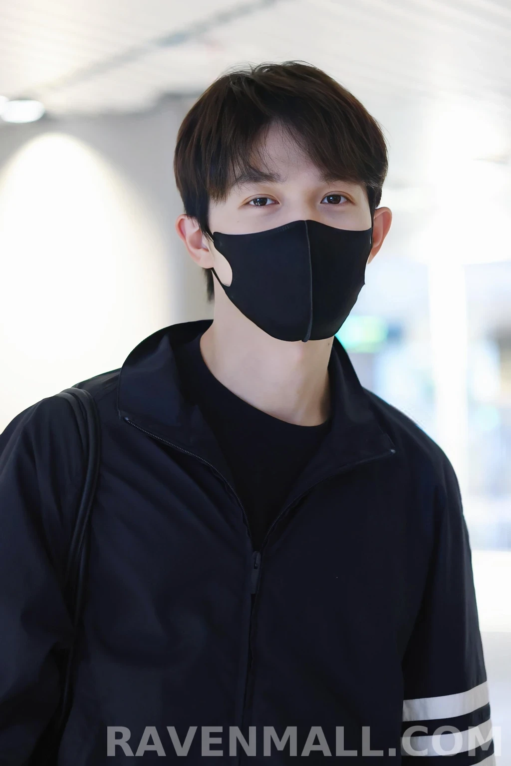 톰브라운 톰브라운 사선 윈드자켓 상세 이미지