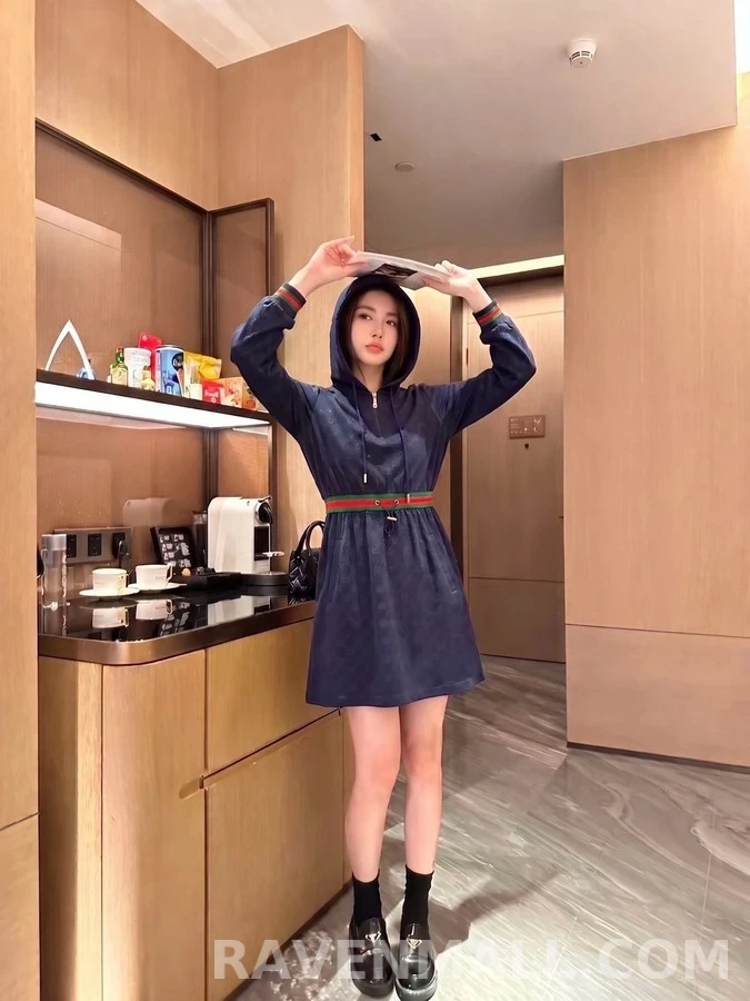 구찌 구찌 웹 스트라이프 후드 원피스 상세 이미지