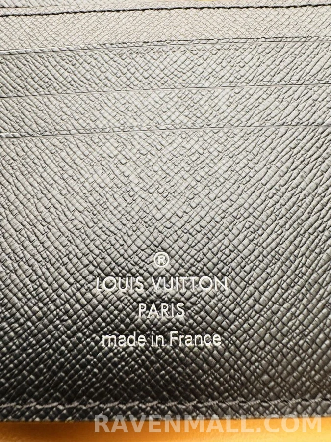 루이비통 루이비통 타이가 멀티플 월릿 반지갑 상세 이미지