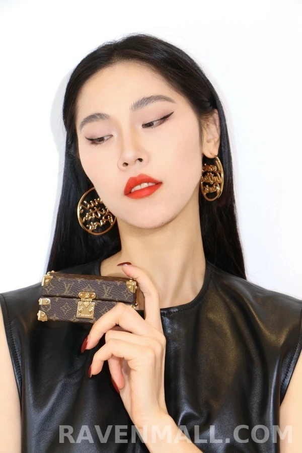 루이비통 루이비통 트렁크 립스틱 케이스 상세 이미지