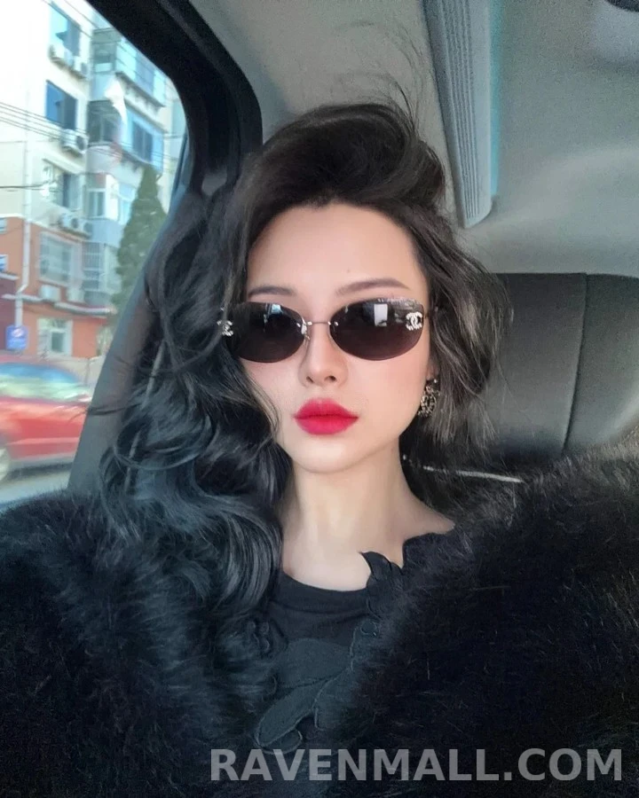 샤넬 샤넬 라인스톤 로고 림리스 선글라스 상세 이미지