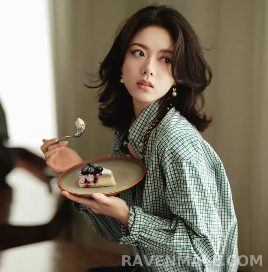 미우미우 미우미우 M 로고 애플 진주 귀걸이 상세 이미지