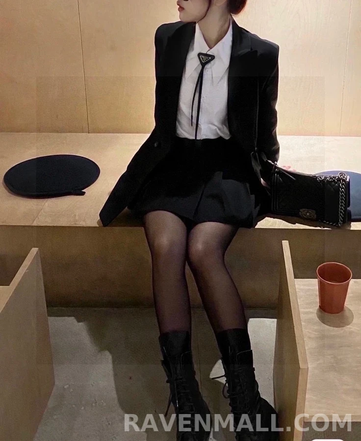 프라다 프라다 삼각 로고 볼로 타이 상세 이미지