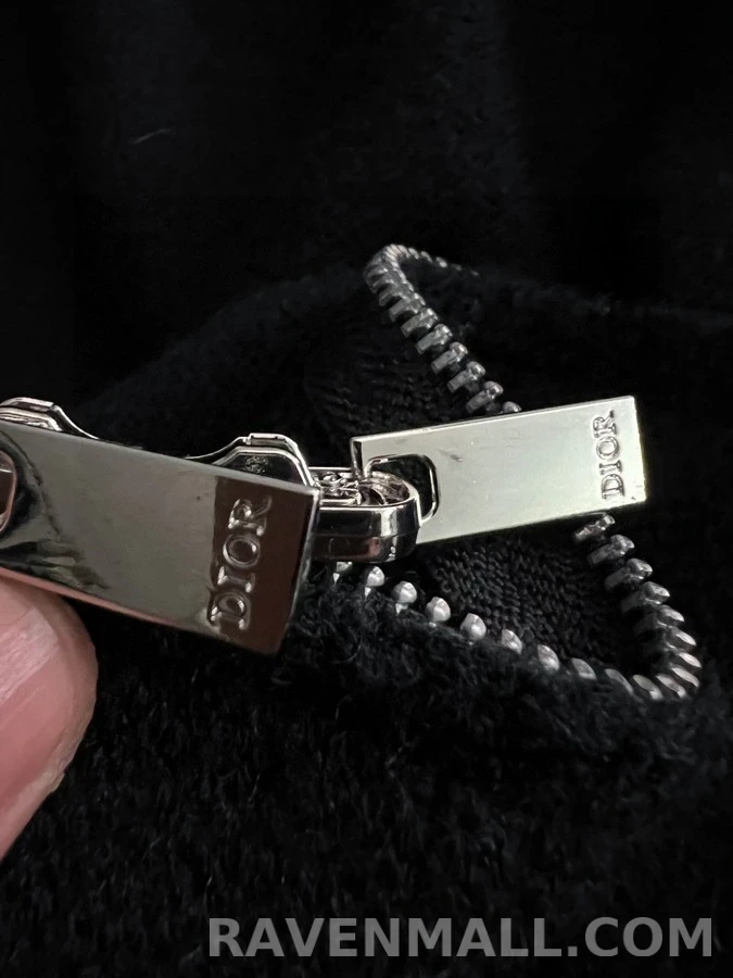 디올 디올 레터링 자수 집업 니트 자켓 상세 이미지