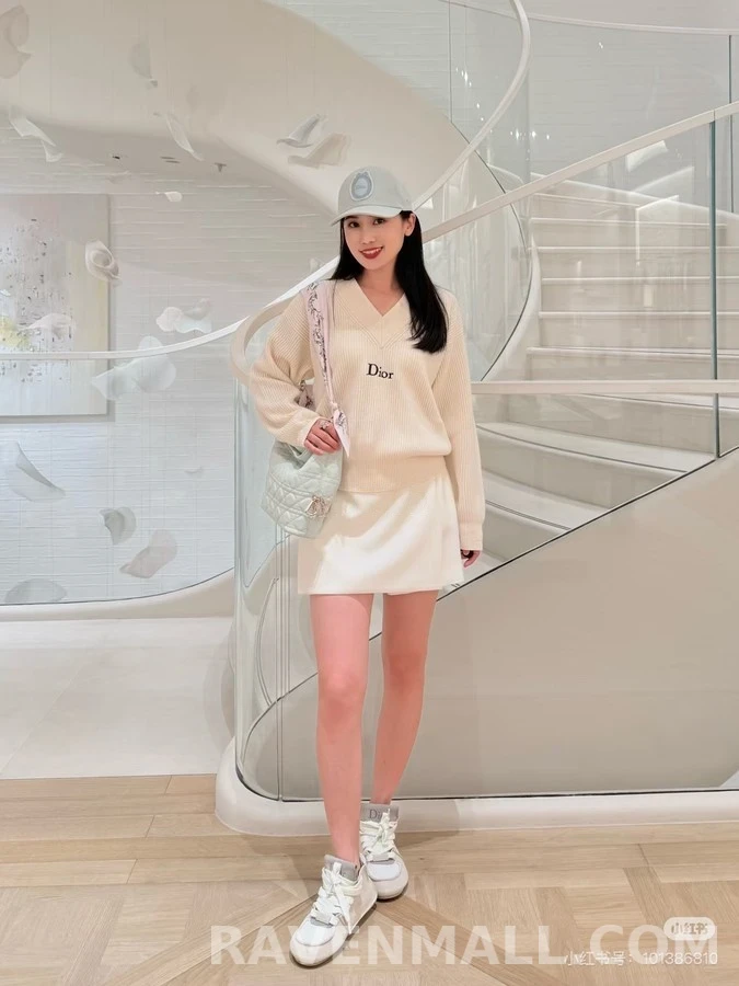 디올 디올 레터링 자수 V넥 니트 상세 이미지