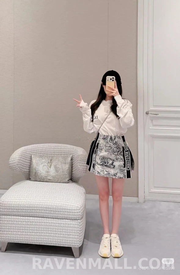 디올 디올 자수 릴랙스 핏 롱 슬리브 티셔츠 상세 이미지