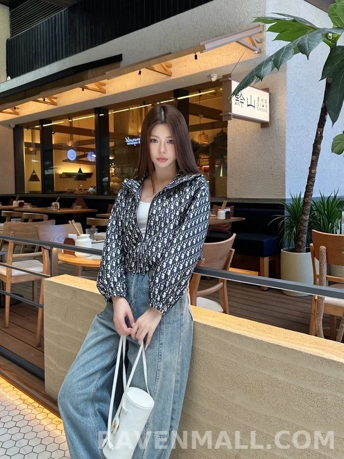 디올 디올 모노그램 후드 바람막이 상세 이미지