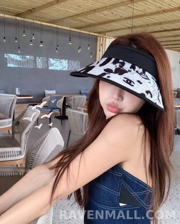샤넬 샤넬 그래픽 프린트 바이저 상세 이미지