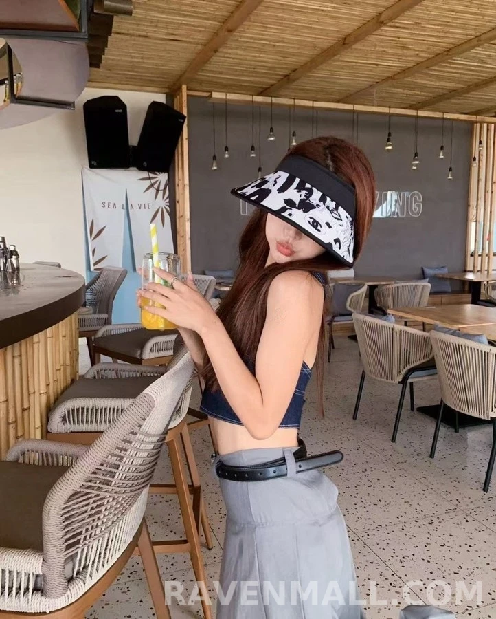 샤넬 샤넬 그래픽 프린트 바이저 상세 이미지