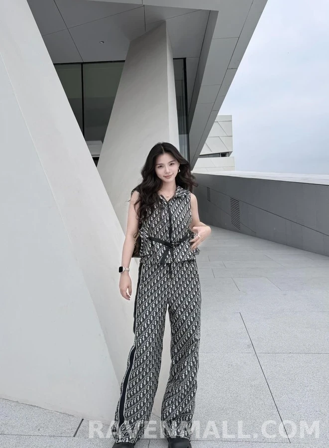 디올 디올 오블리크 모노그램 후드 슬리브리스 상세 이미지