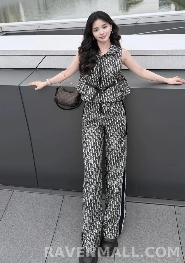 디올 디올 오블리크 모노그램 후드 슬리브리스 상세 이미지