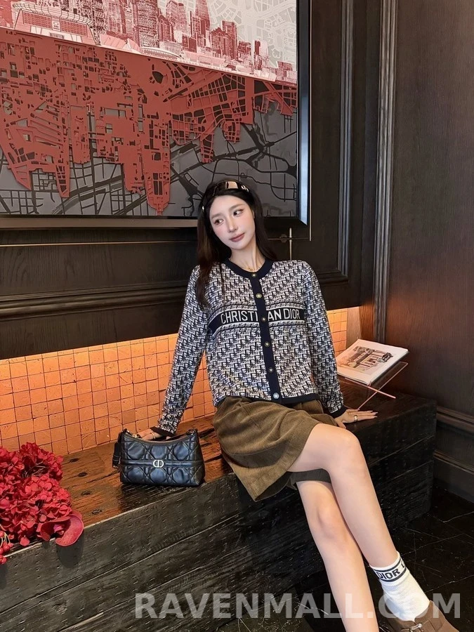 디올 디올 오블리크 패턴 레터링 가디건 상세 이미지