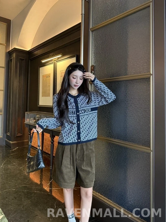 디올 디올 오블리크 패턴 레터링 가디건 상세 이미지