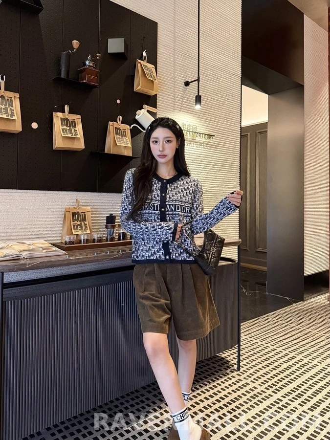 디올 디올 오블리크 패턴 레터링 가디건 상세 이미지