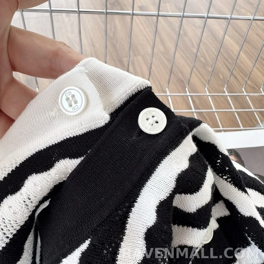 디올 디올 웨이브 스트라이프 펀칭 니트 가디건 상세 이미지