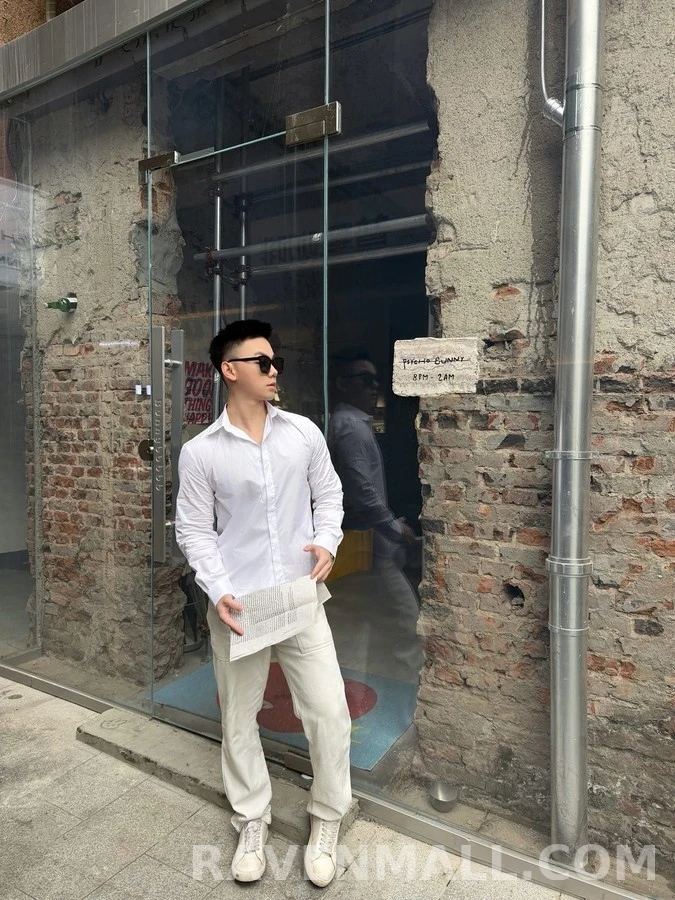 디올 디올 클래식 자수 긴팔 티셔츠 상세 이미지