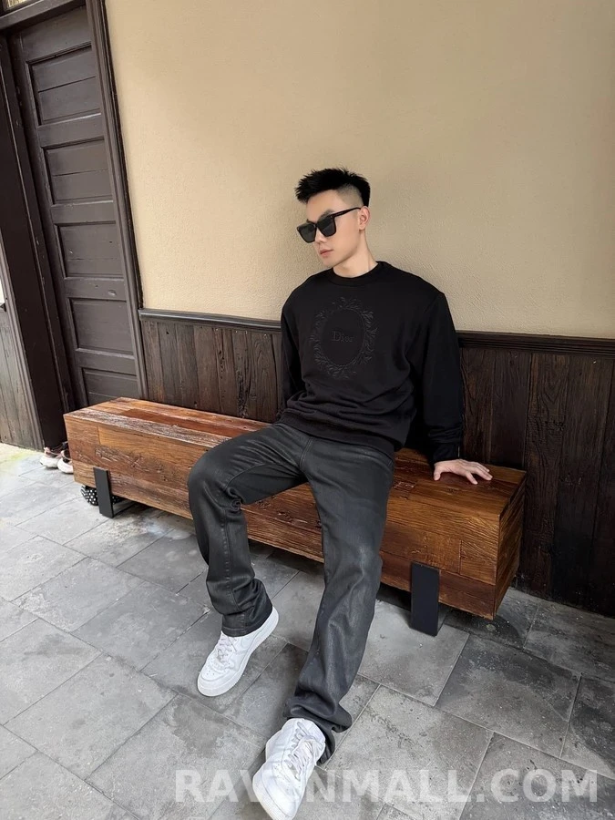 디올 디올 메달리온 로고 자수 맨투맨 상세 이미지