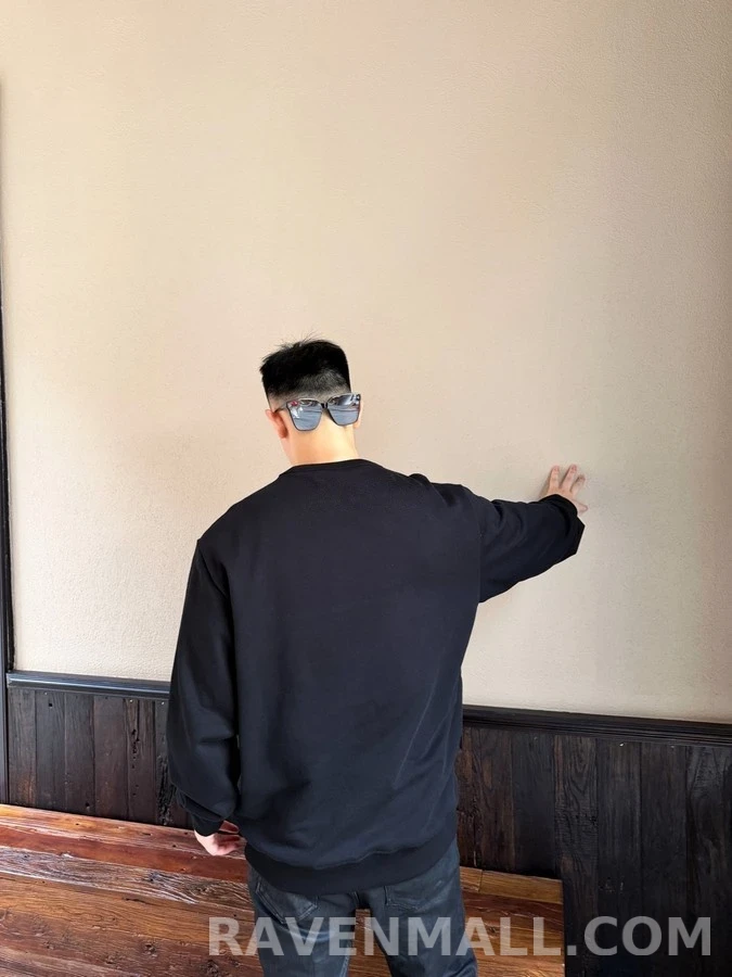 디올 디올 메달리온 로고 자수 맨투맨 상세 이미지