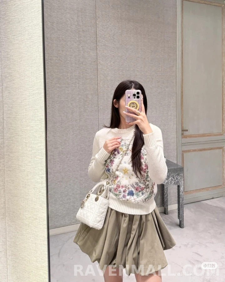 디올 디올 플라워 오각별 자수 니트 상세 이미지