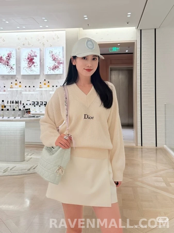 디올 디올 V넥 자수 로고 니트 상세 이미지