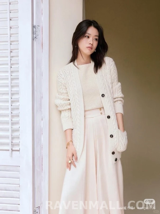 로로피아나 로로피아나 울 V넥 케이블 가디건 상세 이미지