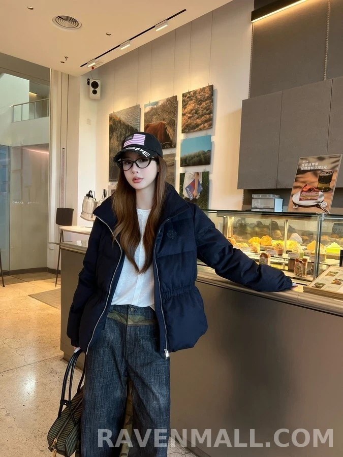 로로피아나 로로피아나 자수 로고 허리라인 패딩 상세 이미지