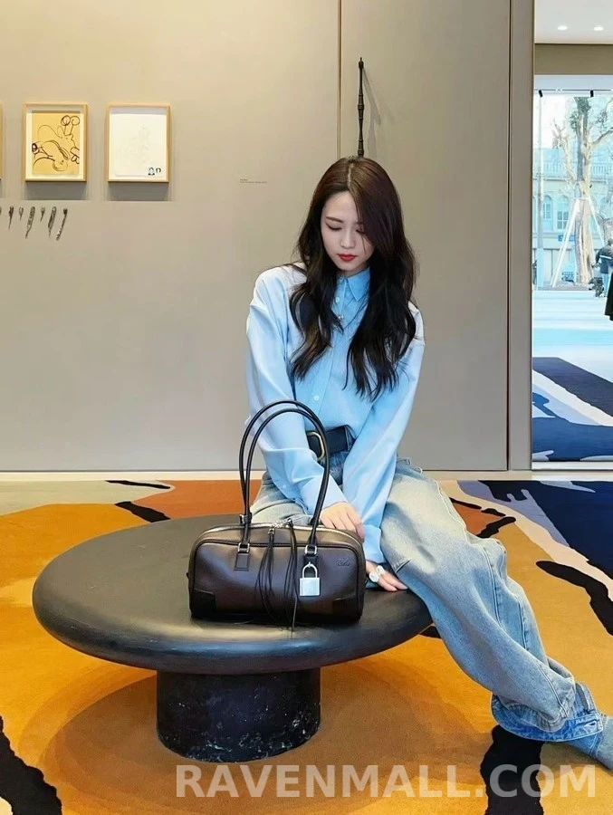 로에베 로에베 레트로 워싱 와이드 데님 상세 이미지