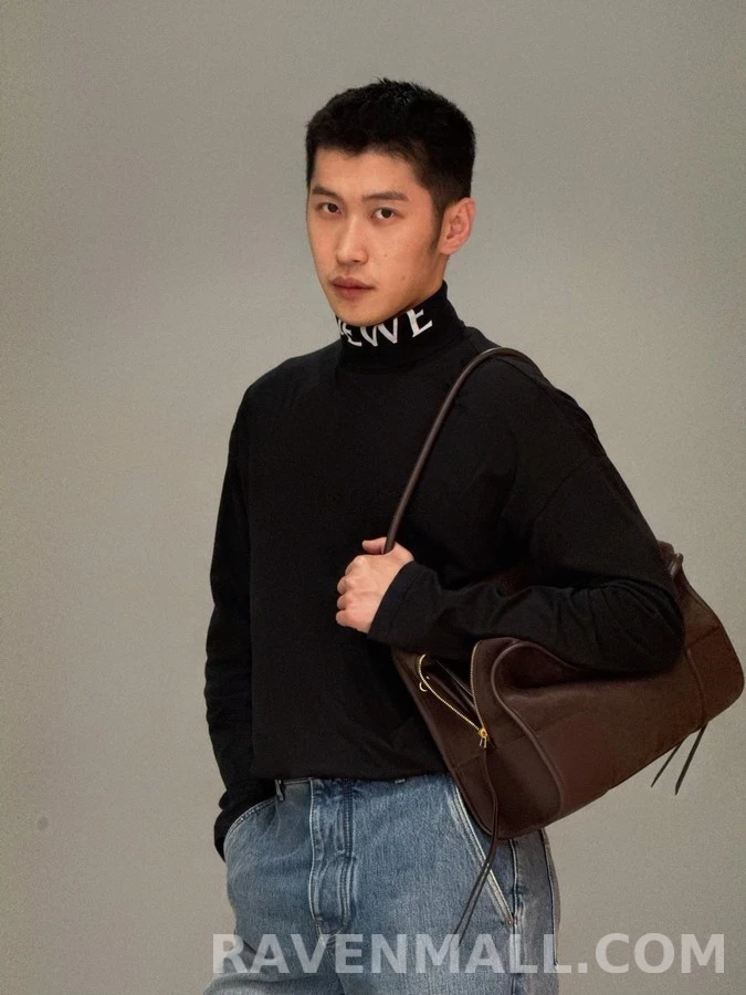 로에베 로에베 로고 레터링 터틀넥 상세 이미지