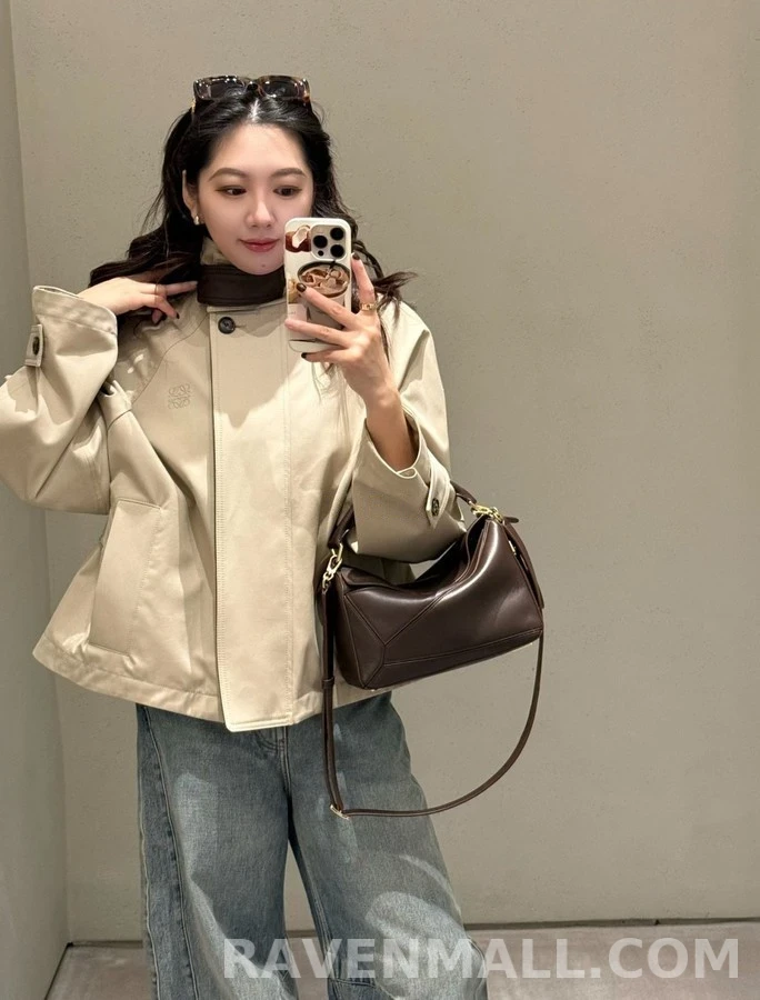 로에베 로에베 아나그램 로고 쇼트 트렌치 자켓 상세 이미지
