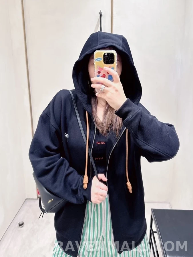 로에베 로에베 아나그램 자수 레더 드로스트링 후드 집업 상세 이미지