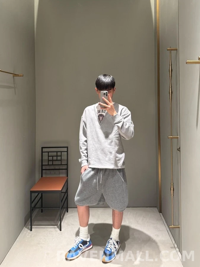 로에베 로에베 페이크 투피스 V넥 맨투맨 상세 이미지