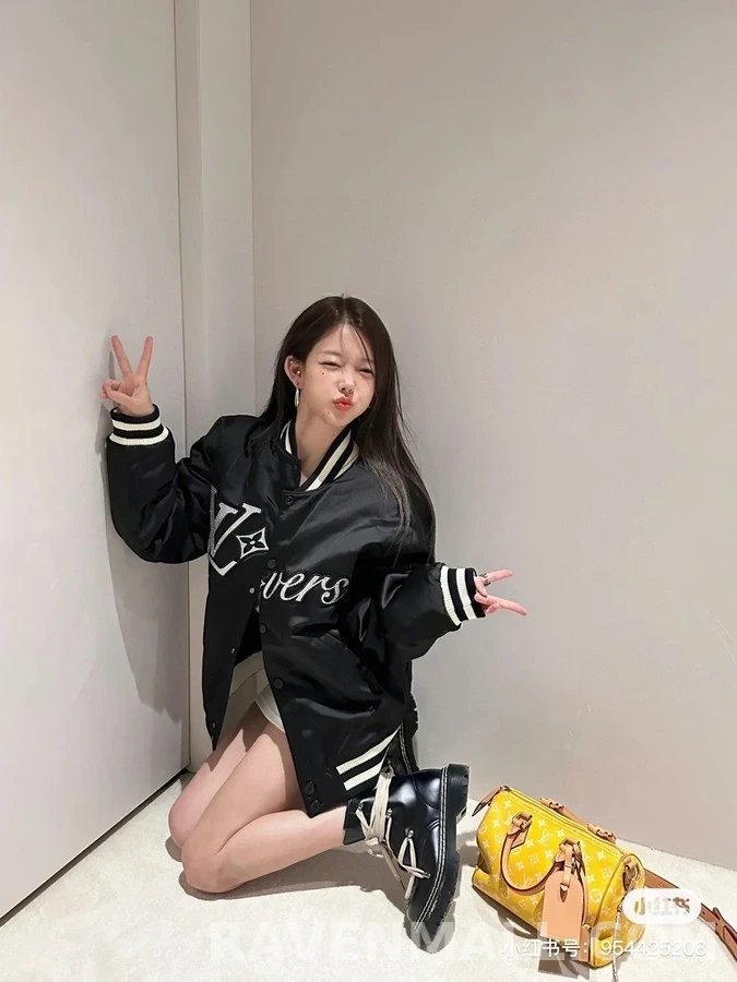 루이비통 루이비통 라버스 라인스톤 패치 패딩 상세 이미지