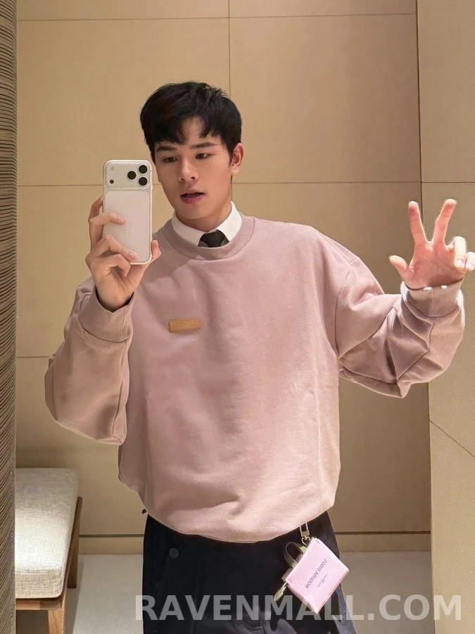 루이비통 루이비통 레더 패치 맨투맨 상세 이미지