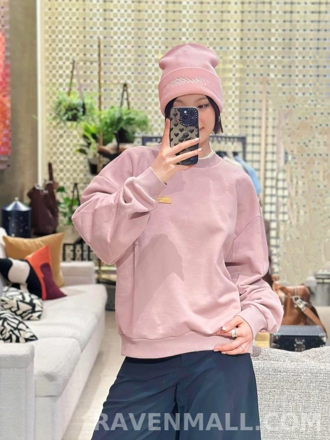 루이비통 루이비통 레더 패치 맨투맨 상세 이미지