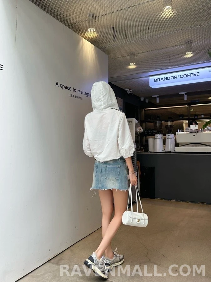 루이비통 루이비통 레이스 라벨 후드 바람막이 상세 이미지
