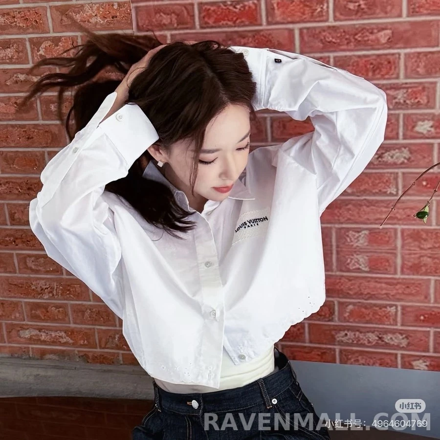 루이비통 루이비통 레터링 패치 크롭 셔츠 상세 이미지