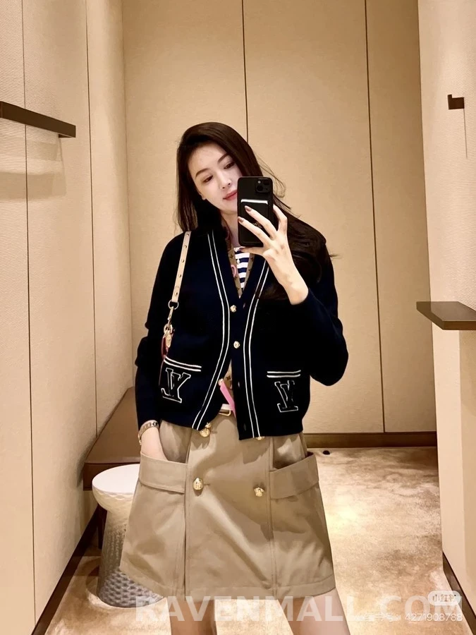 루이비통 루이비통 로고 배색 라인 가디건 상세 이미지