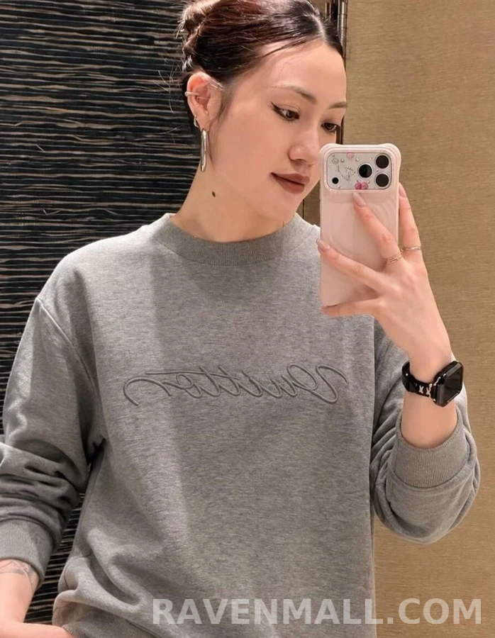 루이비통 루이비통 로고 자수 니트 풀오버 상세 이미지